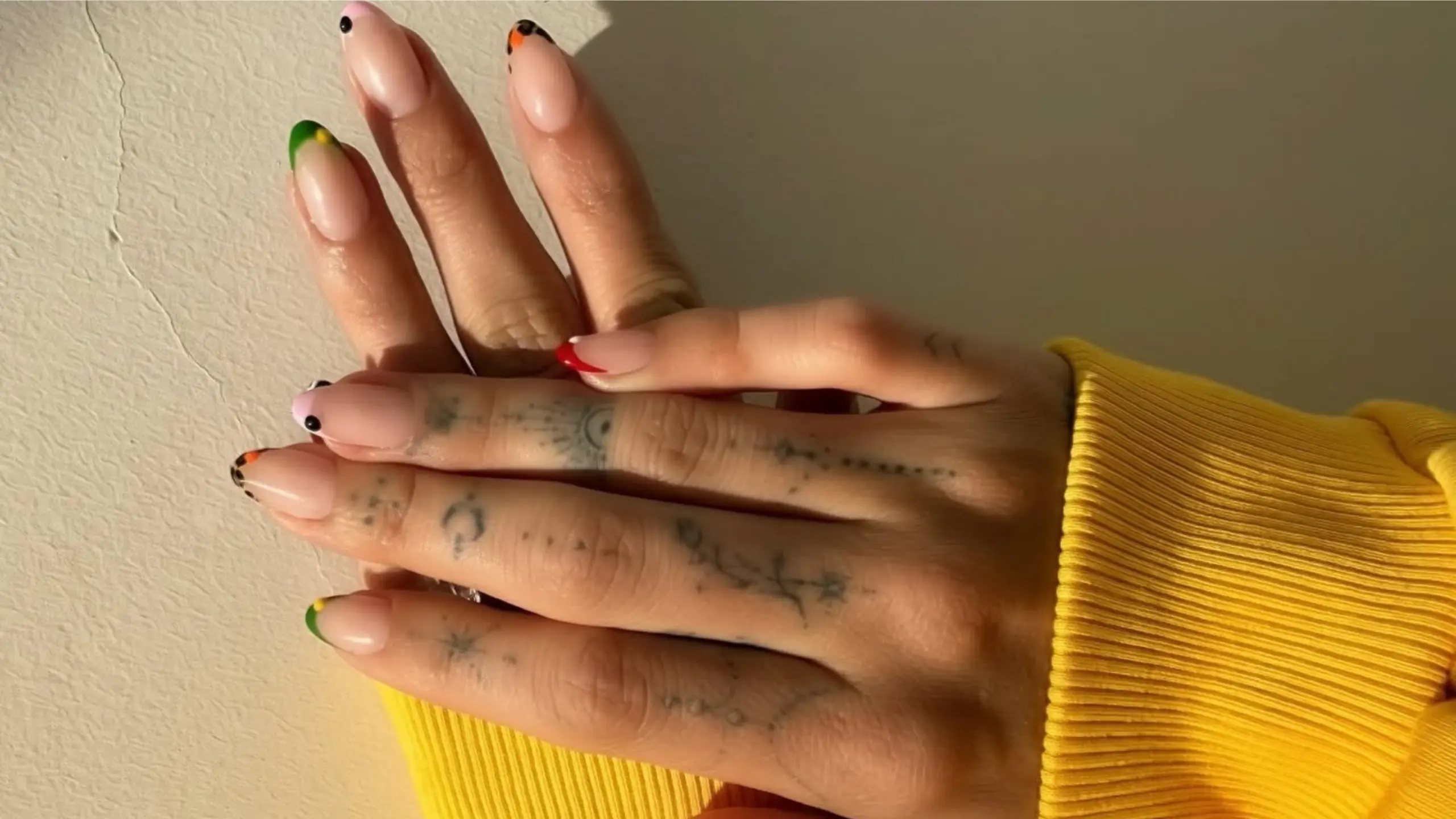 Hailey Bieber’dan festival sezonuna uygun manikür ilhamı