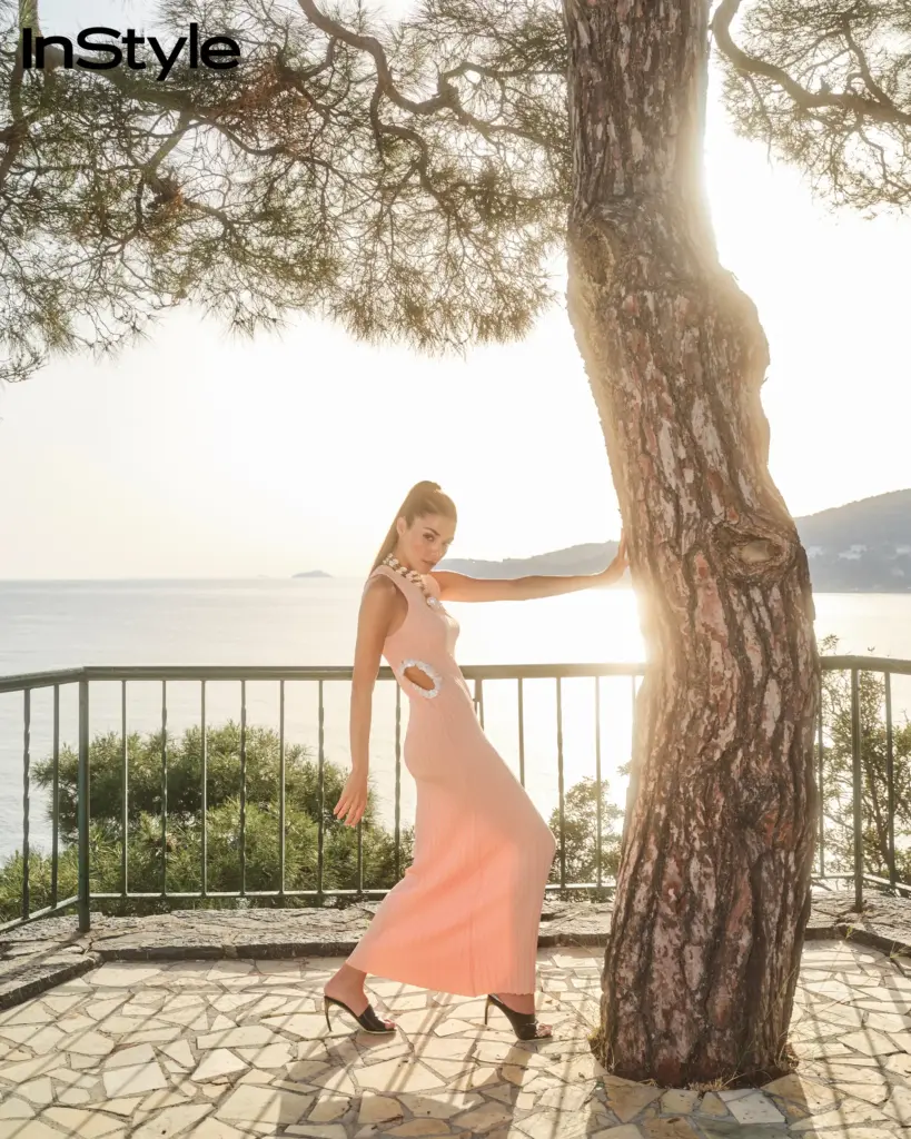 Hande Erçel InStyle