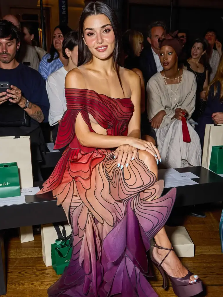 Iris van Herpen İlkbahar/Yaz 2019: Hande Erçel’in tercihi