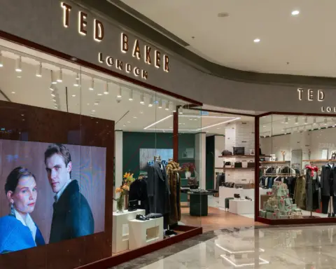 İkonik İngiliz markası Ted Baker Türkiye'de yeni mağazalarının kapılarını açtı