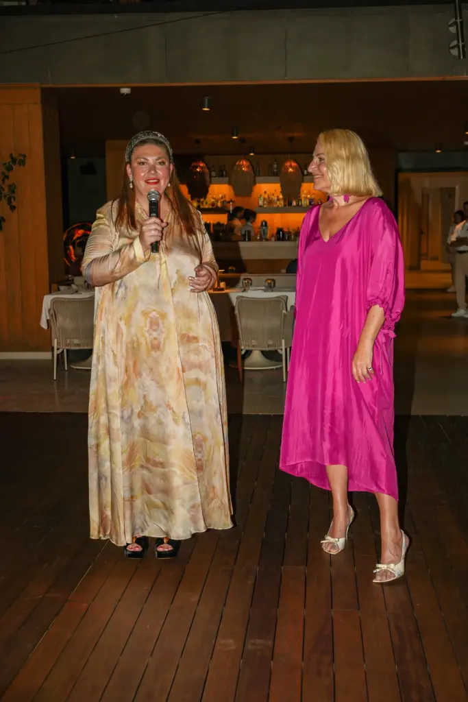 Bobbi Brown gala akşamında yazın ışıltısı