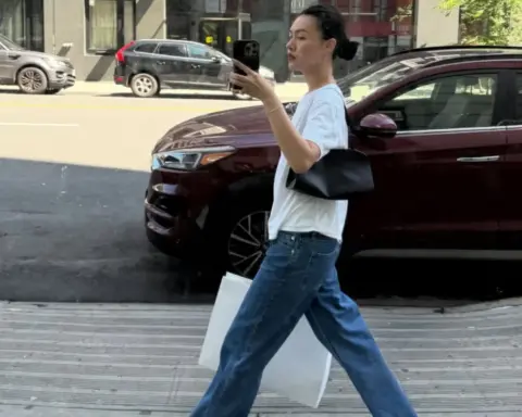 Jean gardırobunuzu yenilemenin zamanı: 2026 denim trendleri