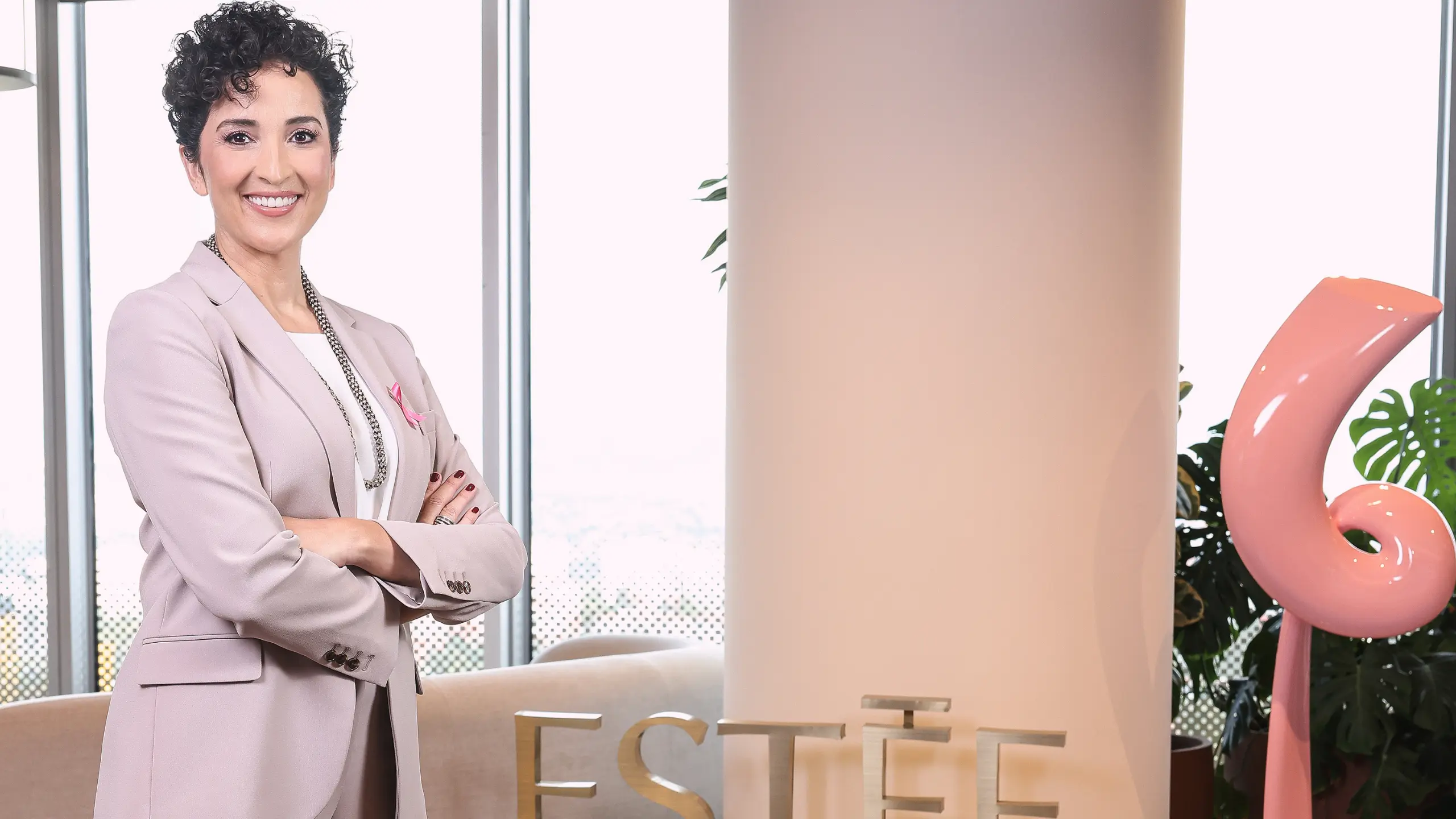 Estée Lauder ve Pi Kadın Kanserleri Derneği El Ele