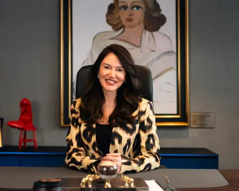 Kadın olmak: Hayata zarafetle dokunabilmek