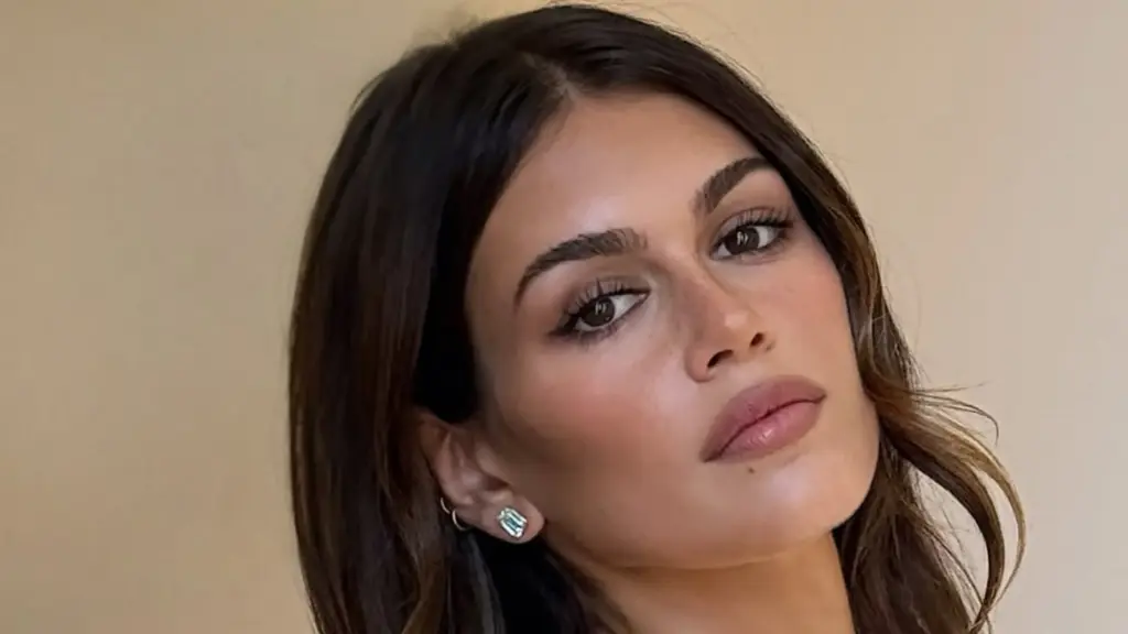 Kahverengi gözleri öne çıkaran 3 göz makyajı önerisi