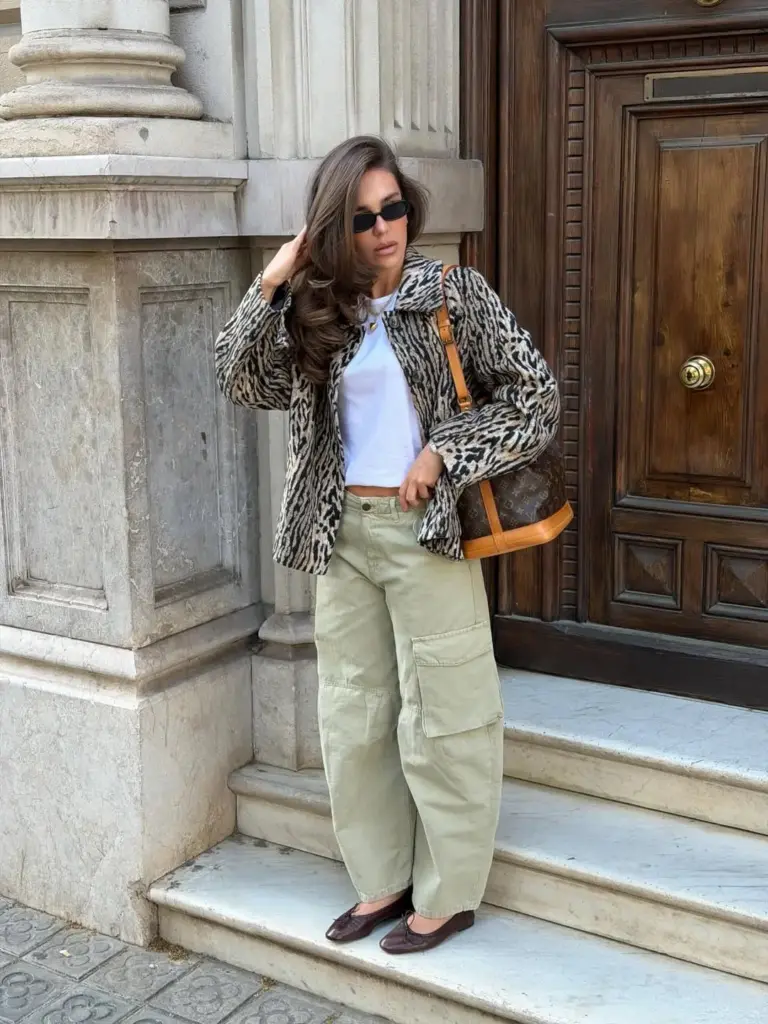 Pastel paletli kargo pantolonlar