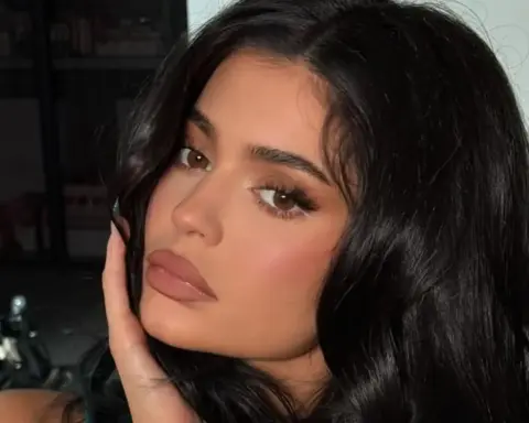 Keskin kontürlerden mat rujlara: 2016’nın makyaj kodları