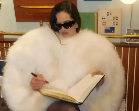 Kim için giyiniyoruz? Rosalia’nın Man-Repeller manifestosu