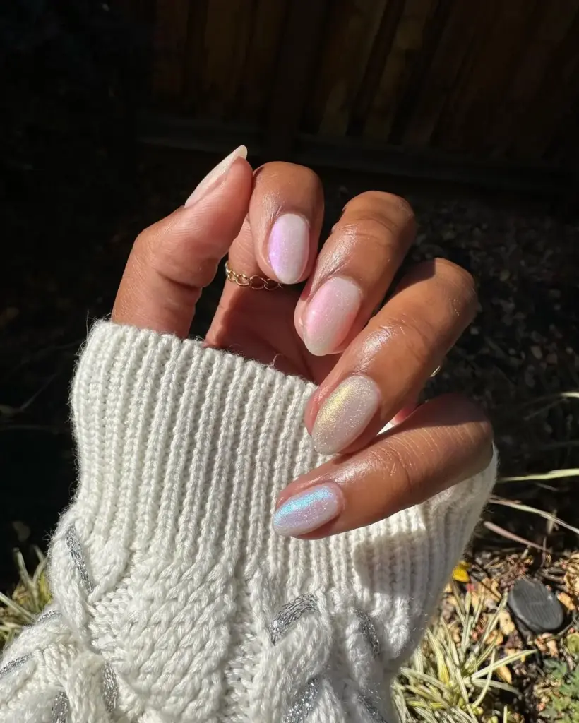 Işıltılı manikür