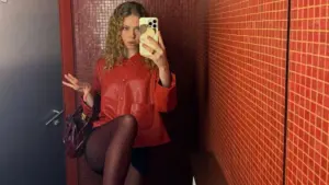 Kışın beklenmedik ikilisi: Kırmızı ve mor kombinasyonu