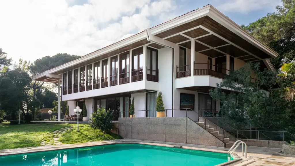 Kıskanmak dizisi setindeyiz: Paşazade Konağı'nın hikayesi