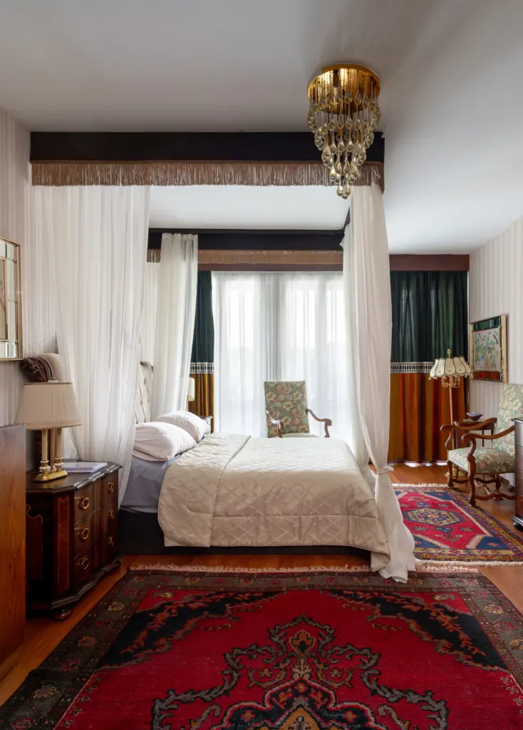 Kıskanmak dizisi konak