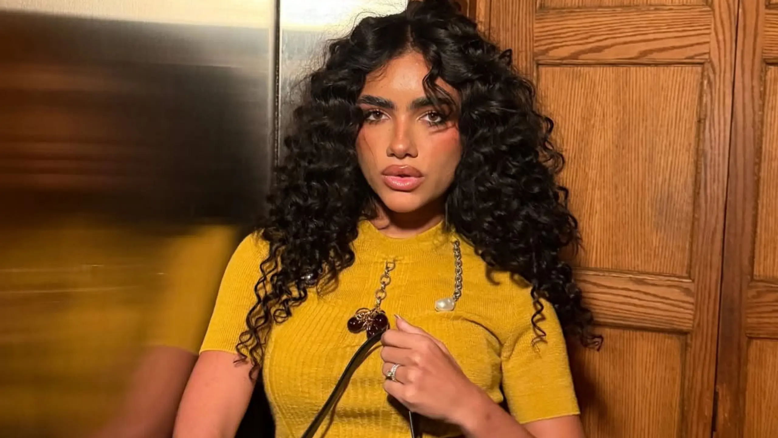 Kıvırcık saç kesim rehberi: Doğru stil nasıl belirlenir?