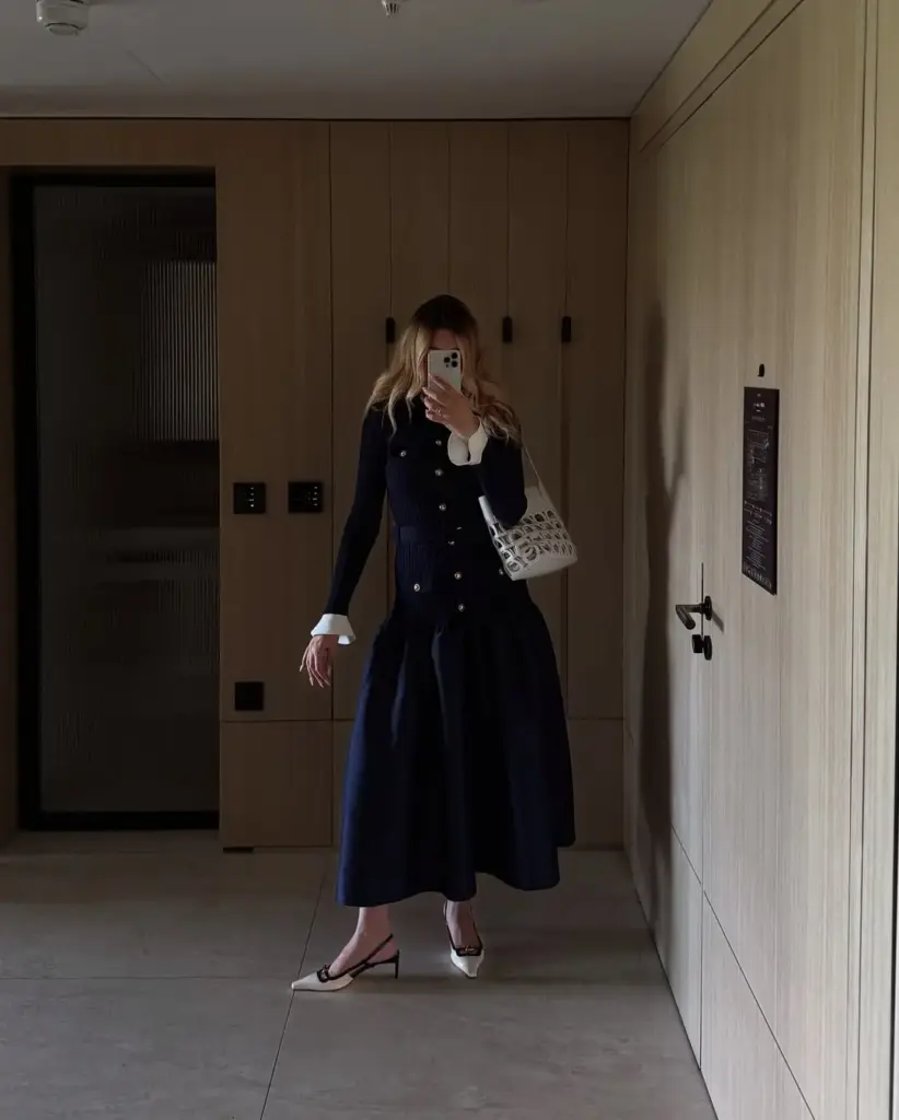 Klasik elbiselerle feminen silüetler