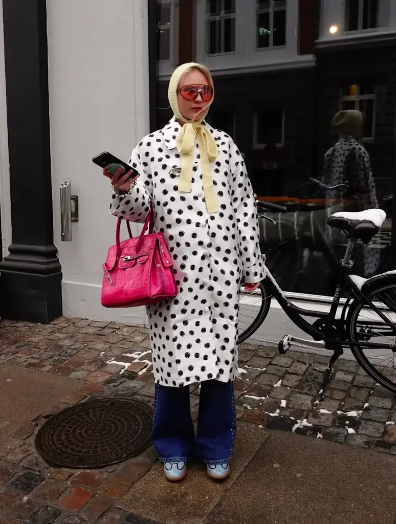 Kopenhag Moda Haftası renkli güneş gözlükleri