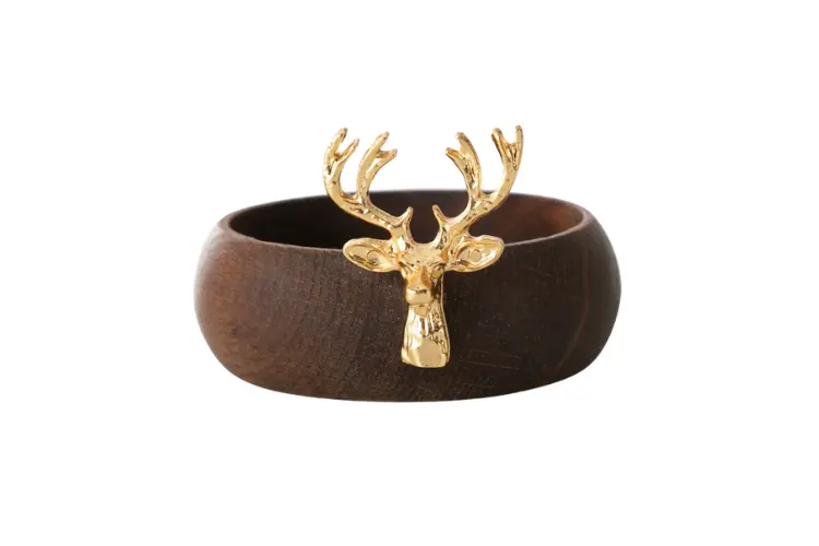 Küçük dokunuşlarla evinizin havasını değiştirecek parçalar 
Mudo geyik figürlü ahşap obje