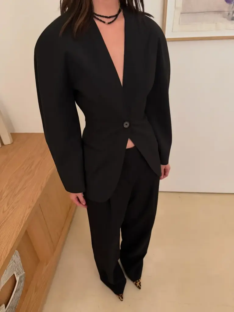 kum saati formunda blazer