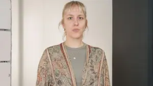 Kumdan kodlara: Zamanın hafızasında yürümek