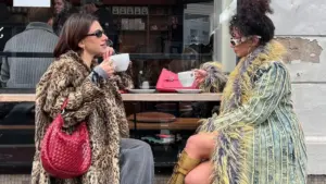 Kürk detaylı kabanlar: Bu kışın en güçlü “statement” parçası