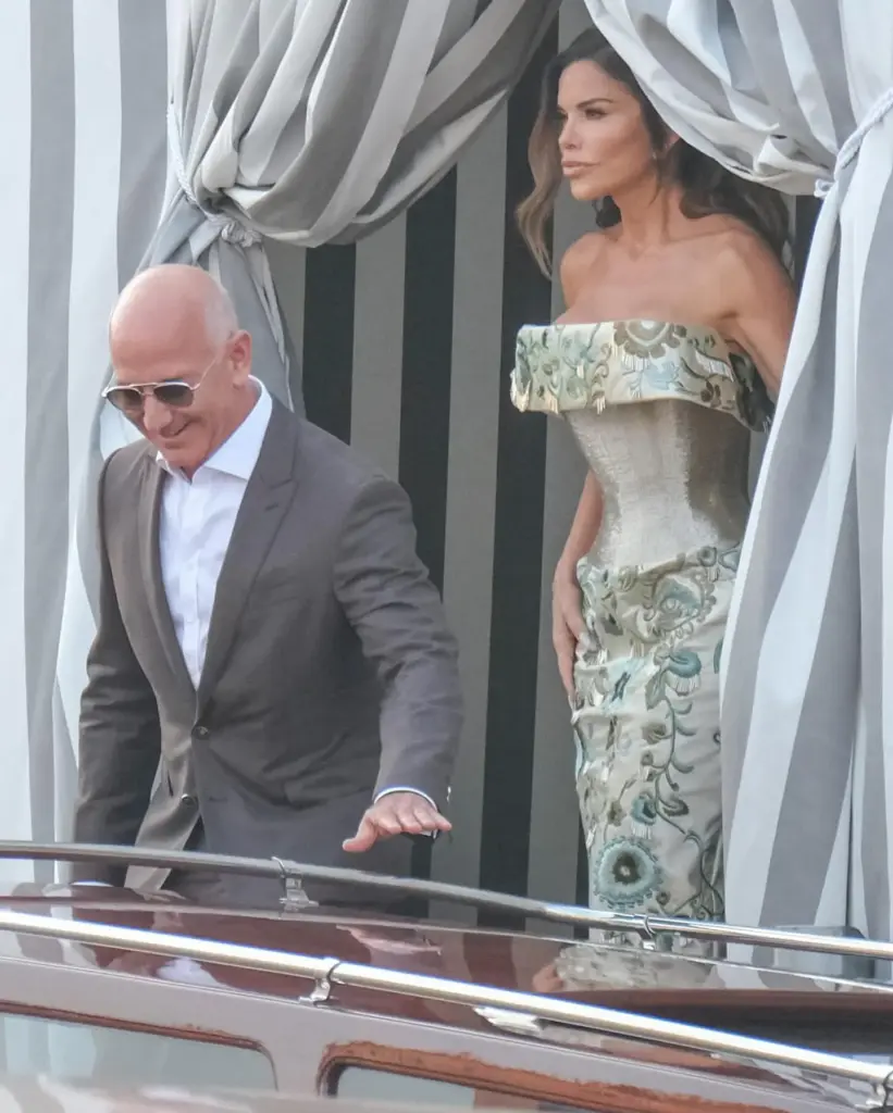 jeff bezos ve lauren Sanchez