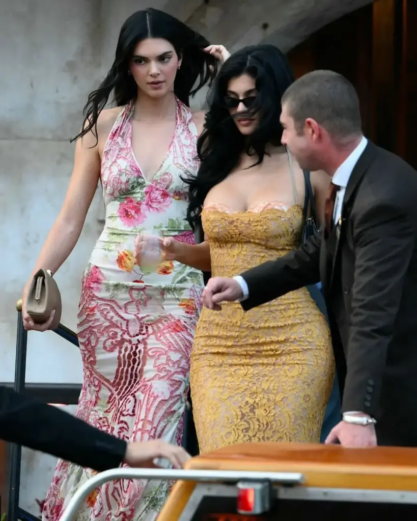 Kendall Jenner ve Kylie Jenner
