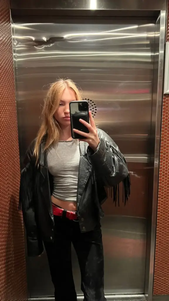 Lila Moss Stili