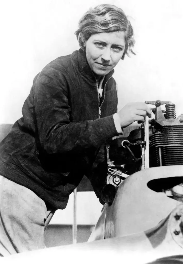 Amy Johnson, Longines