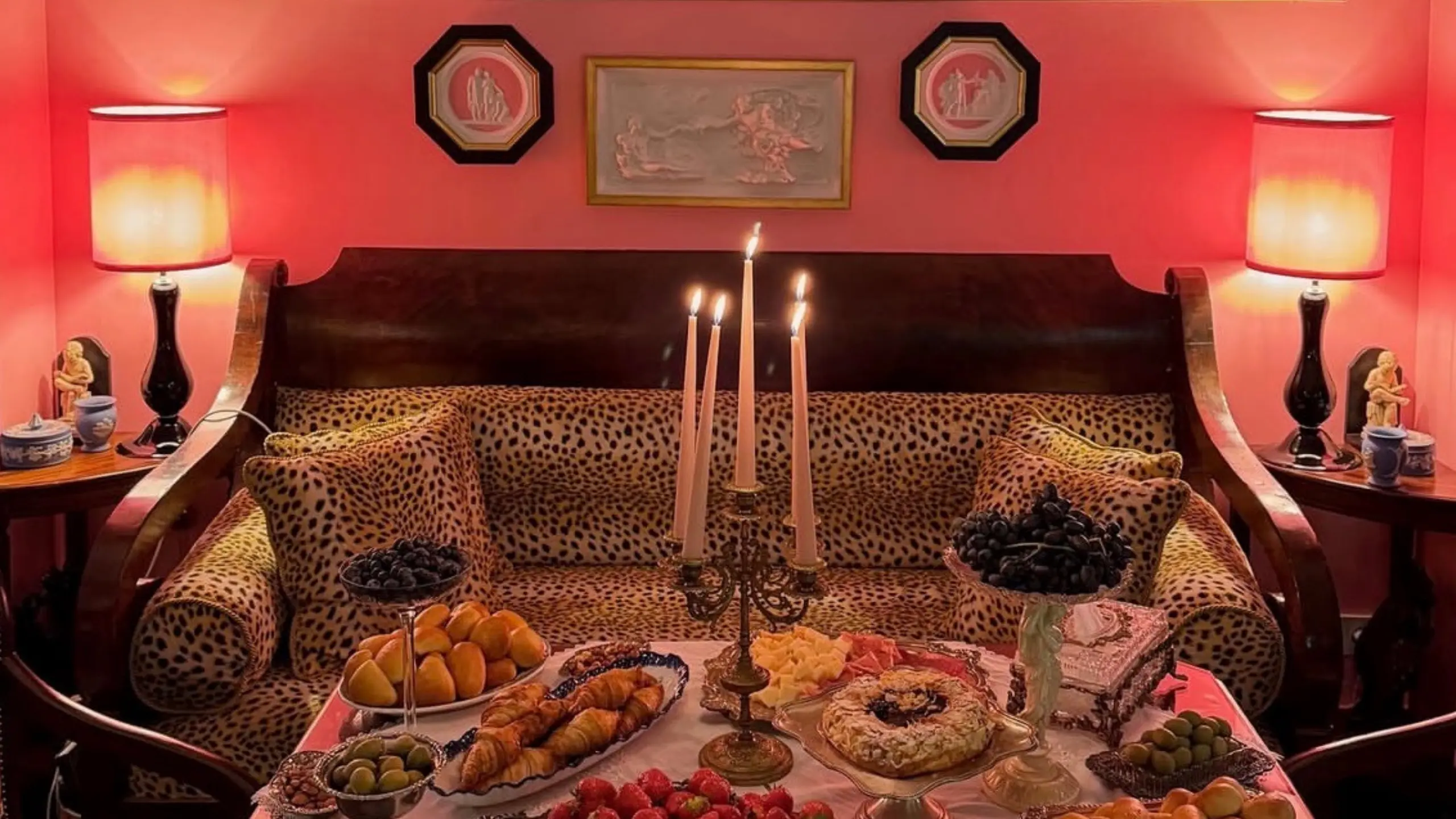 Maksimalist dekorasyonla evde kişiliğinizi oluşturmanın 6 yolu