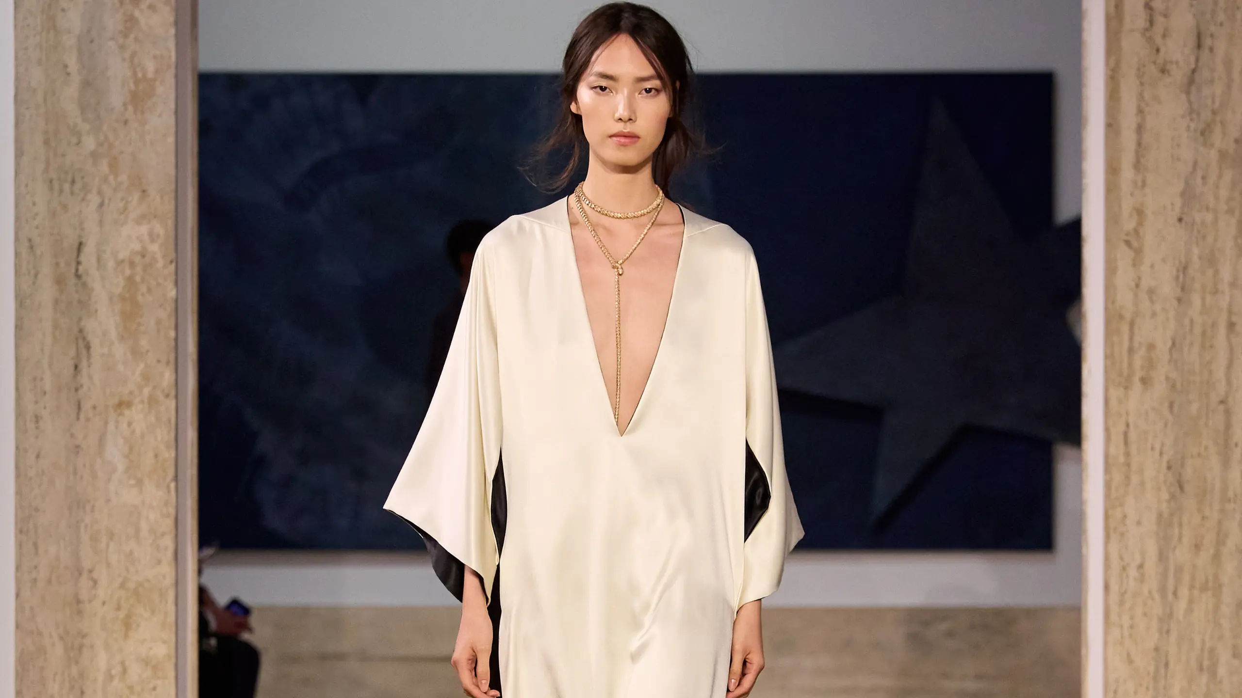 Maria Grazia Chiuri'nin Fendi'deki ilk couture koleksiyonu