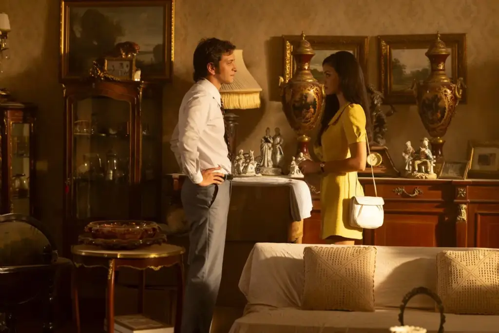 Dönemin sınıfsal kodları ve mini eteklerin yükselişi