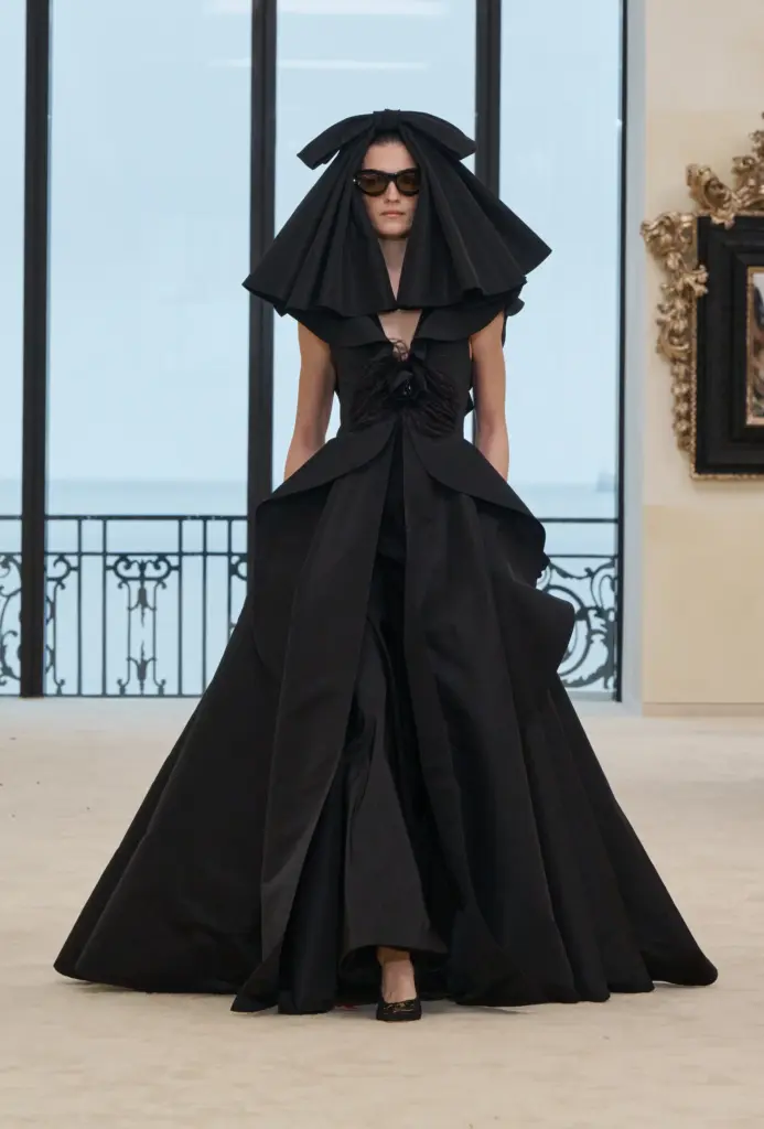 Chanel siyah elbise