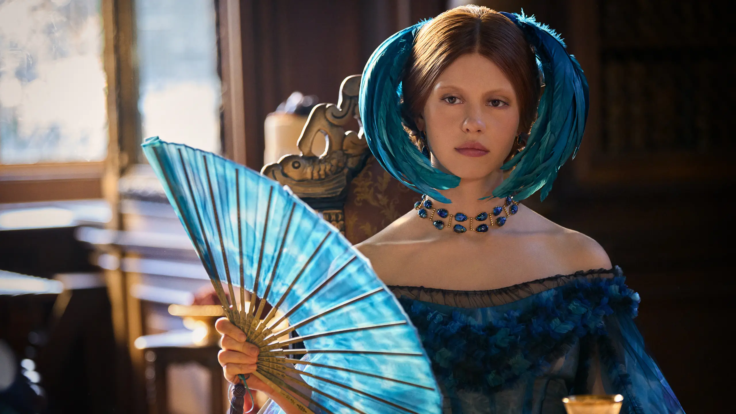 Mia Goth’un “Frankenstein” gardırobuna yakın markaj