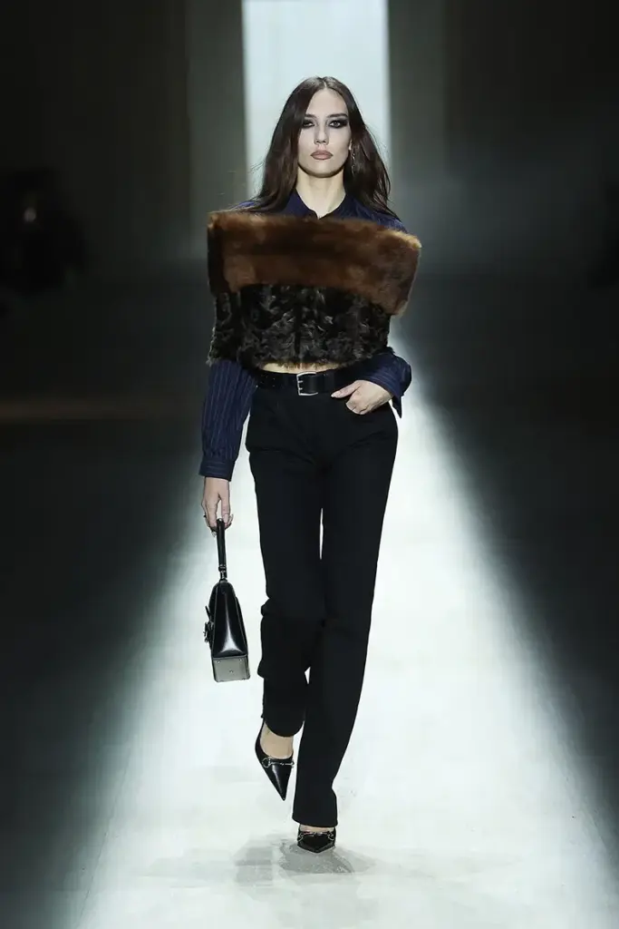 Sydney Lynn Carlson Gucci