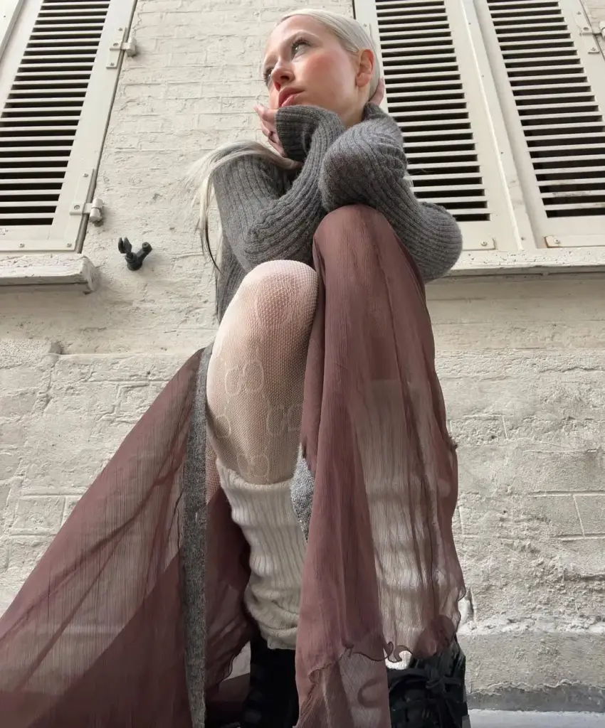 Balletcore’dan Y2K kodlarına, tozluklar nasıl popülerleşti?