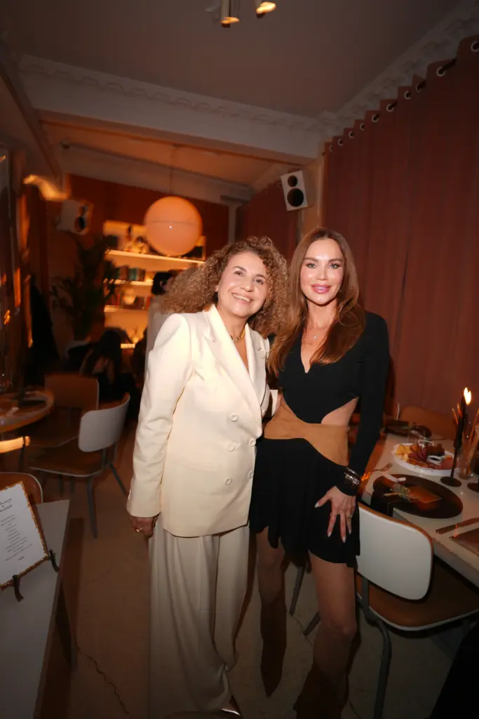 Zehra Işık, Ebru Şallı