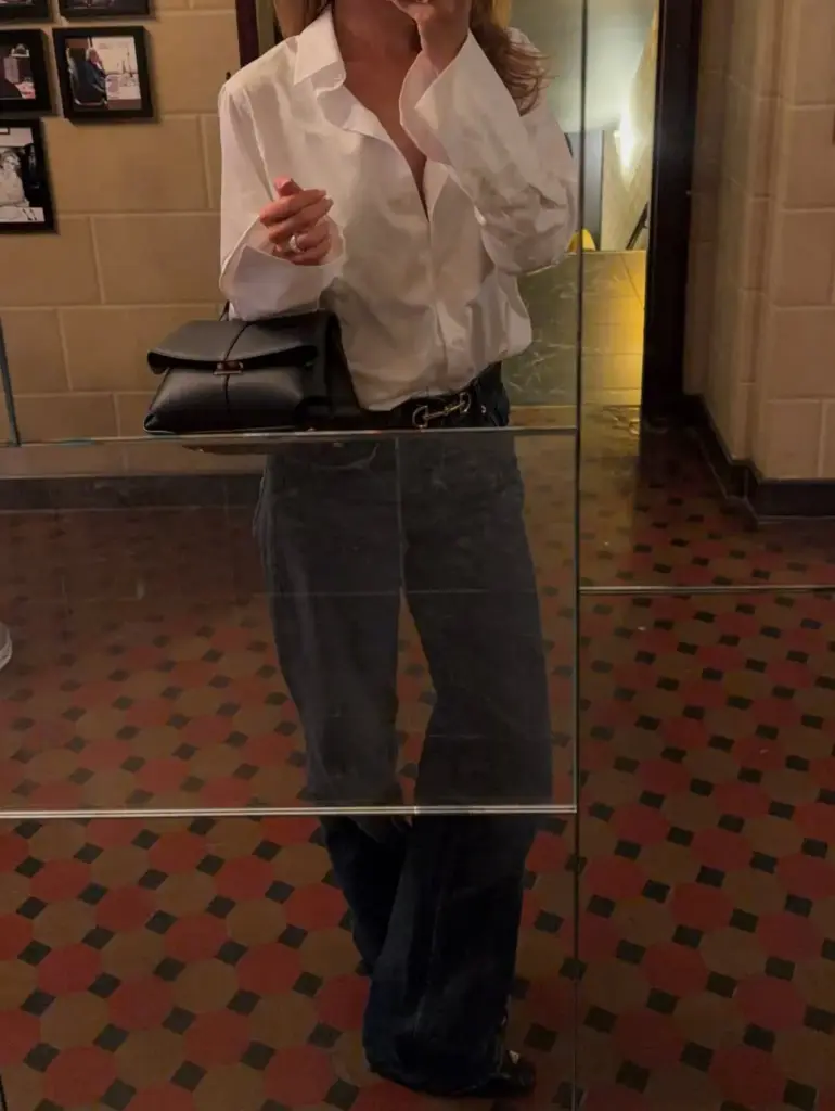 beyaz gömlekle zamansız bir klasik