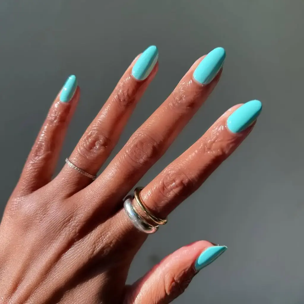 Moda ve güzellik dünyasının kesişiminden doğan bir manikür trendi: Tiffany Blue Nails