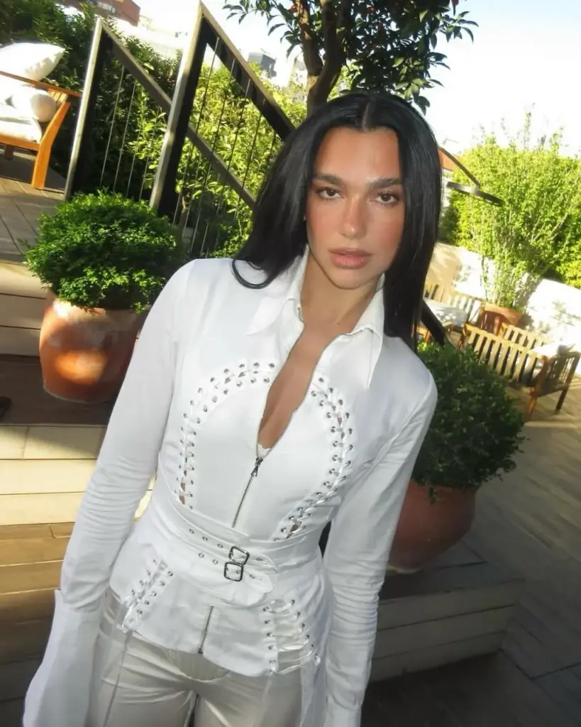 2026 koleksiyonlarında Cloud Dancer tonu