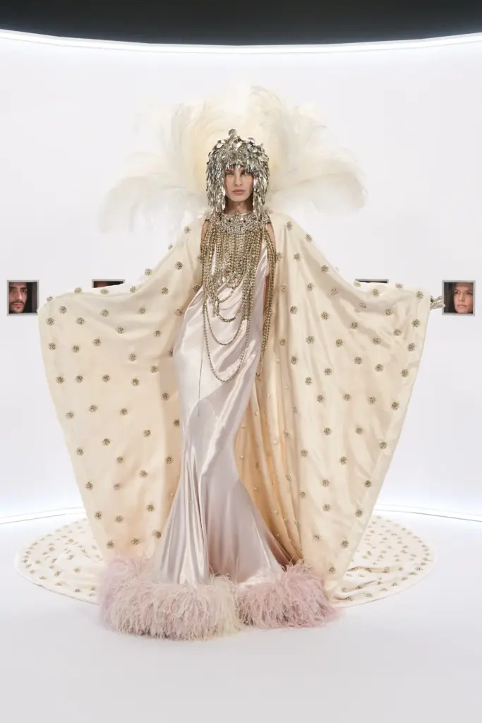 Payetler, tüyler ve abartının kontrollü hali