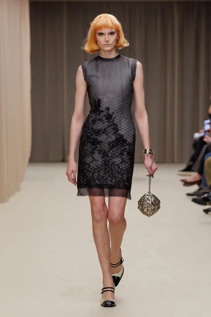 Paris’te tanıtılan Alexander McQueen 