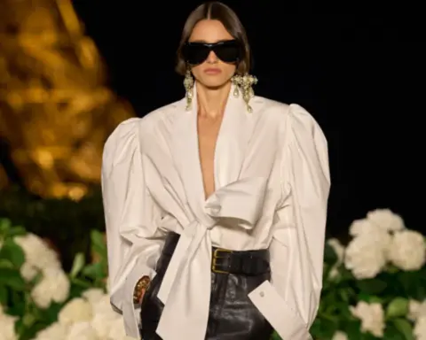 Paris Moda Haftası: Saint Laurent İlkbahar/Yaz 2026