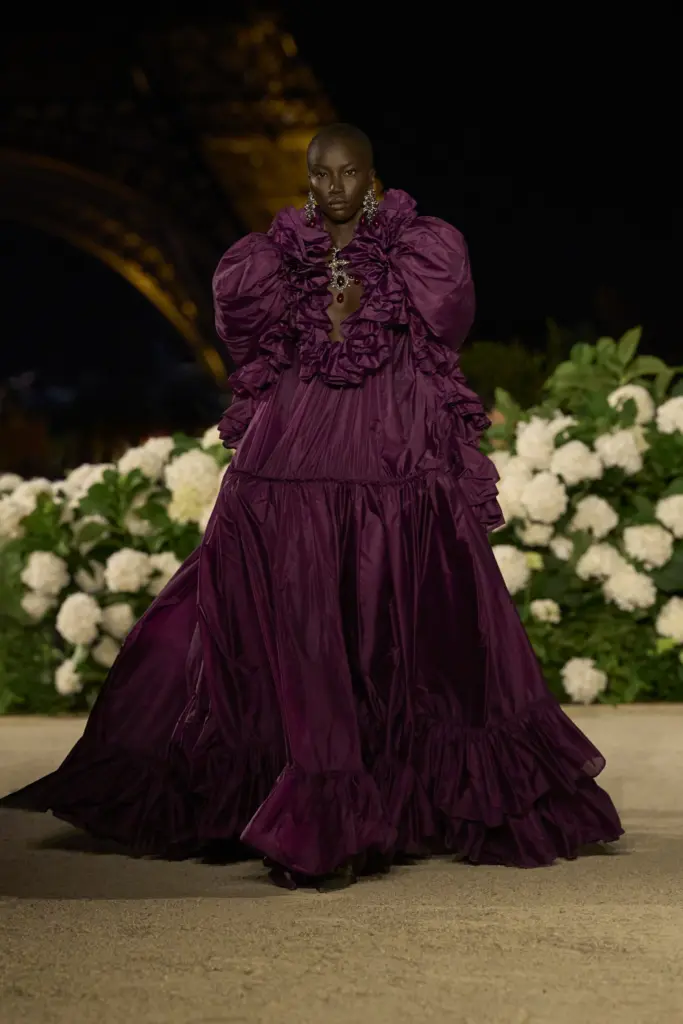 Paris moda haftası Saint Laurent İlkbahar/Yaz 2026