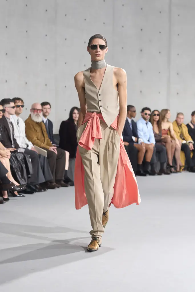  Saint Laurent, İlkbahar/Yaz 2027 erkek hazır giyim koleksiyonu