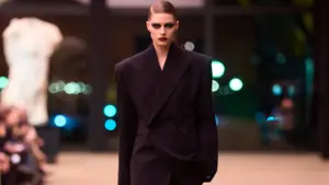 Paris Moda Haftası: Saint Laurent Sonbahar/Kış 2026