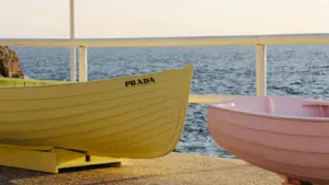 Prada’nın 2025 “Days of Summer” kampanyası Capri’de hayat buluyor