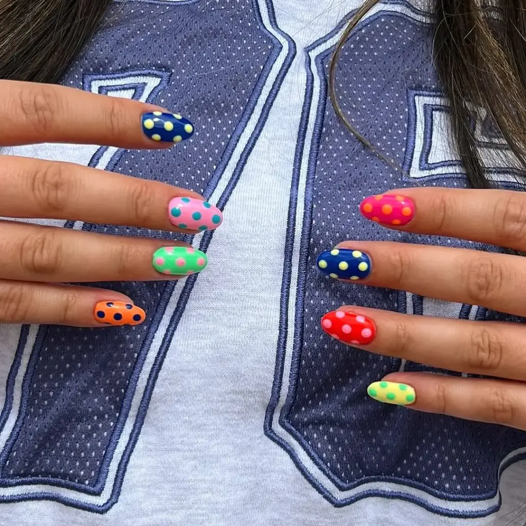 Puantiyenin renkli yorumu