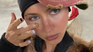 Puantiyelerden maksimalist french’lere: Sezonun öne çıkan 5 manikür trendi