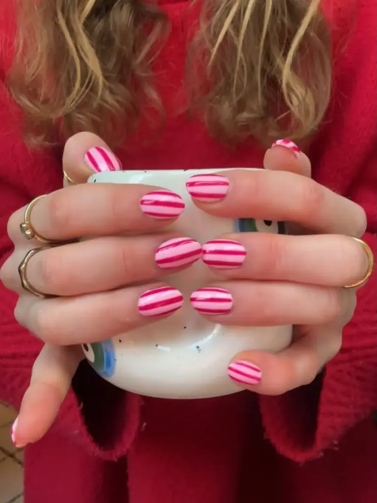 Farklı renk kombinasyonlarıyla çizgi deseni