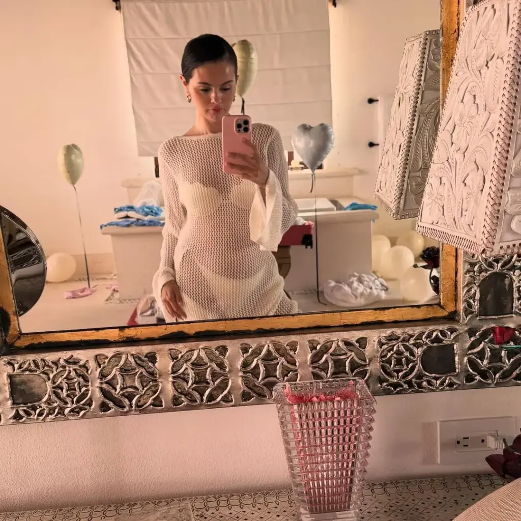 Selena Gomez bekarlığa veda