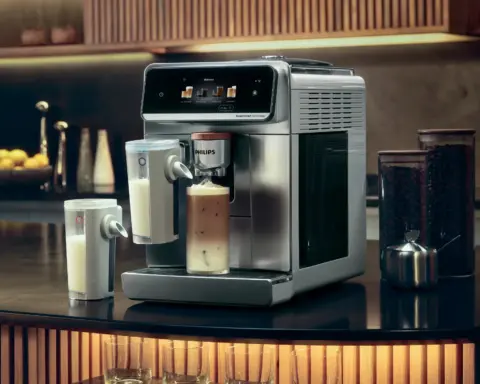 Soğuk kahve trendi yapay zekâyla buluşuyor: Philips Café Aromis ile evde yeni nesil barista deneyimi 